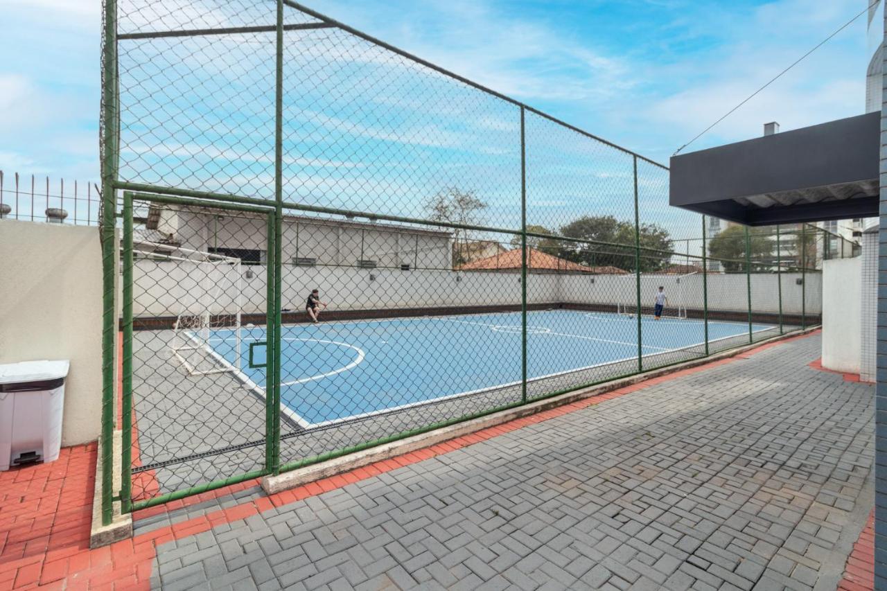 Family Space Curitiba/Vaga De Garagem Gratis エクステリア 写真