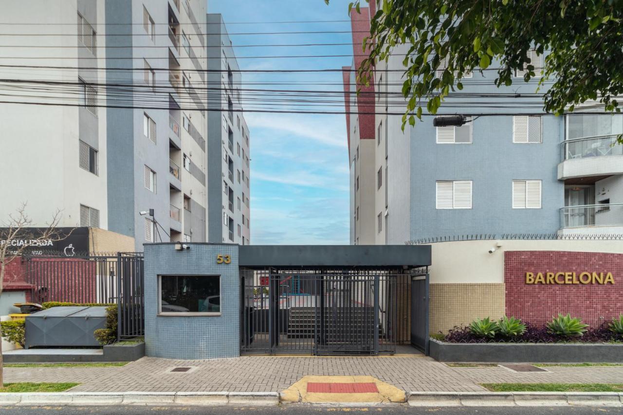 Family Space Curitiba/Vaga De Garagem Gratis エクステリア 写真